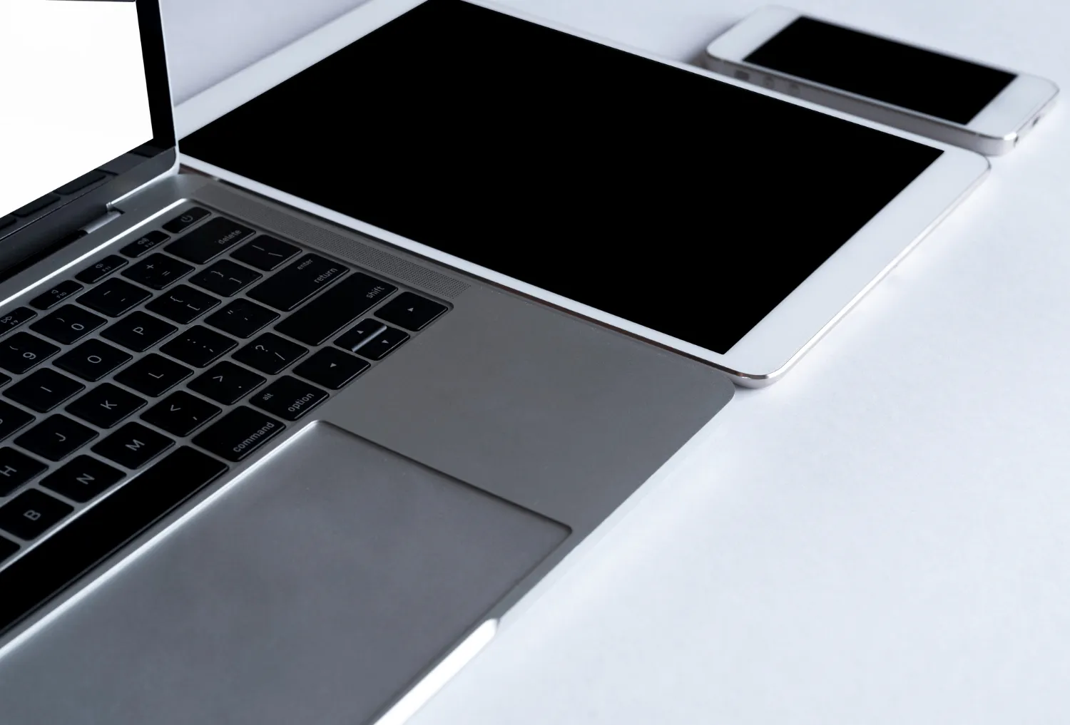 Czym jest laptop konwertowalny i czy warto go mieć?